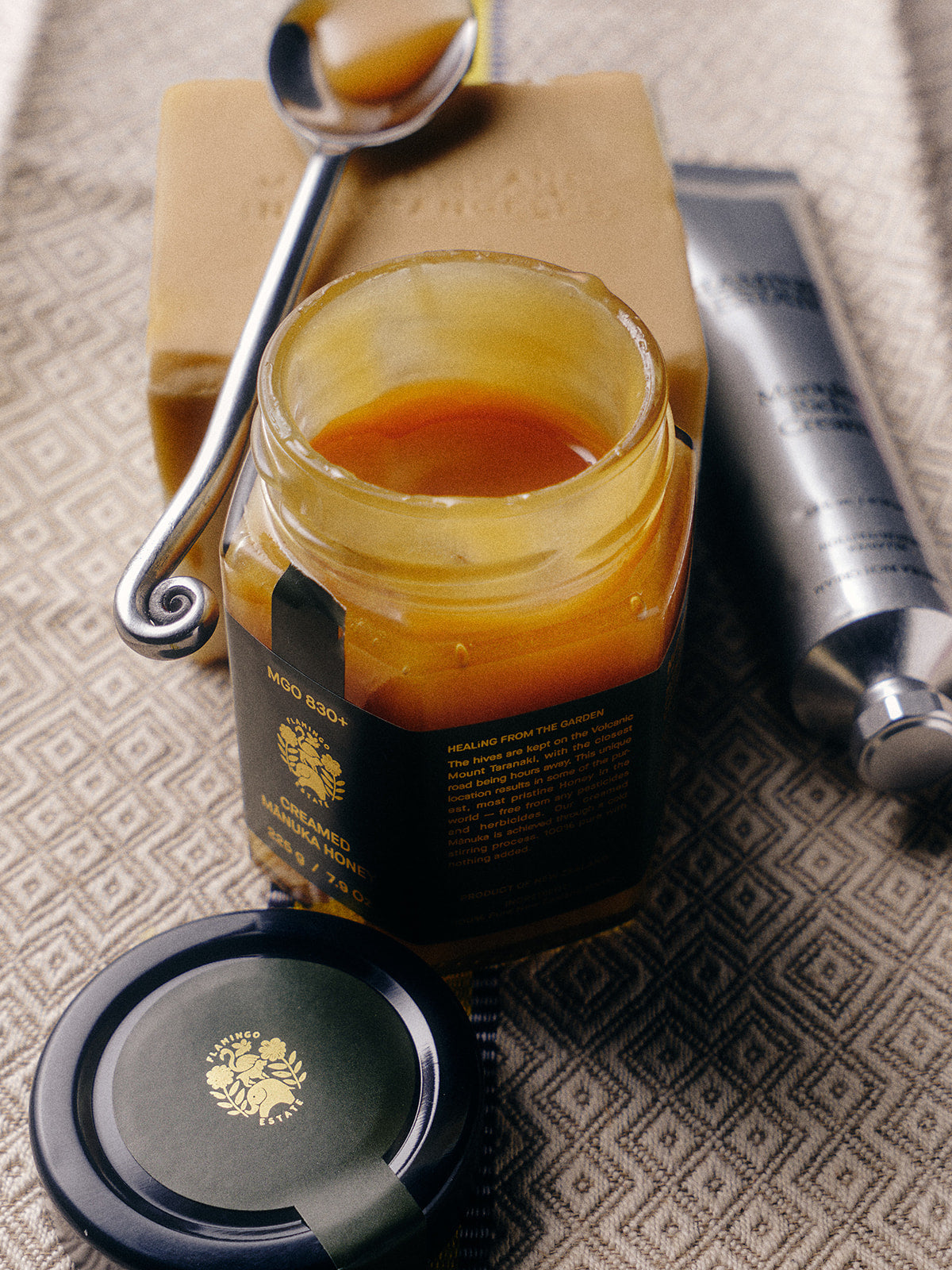Healing Manuka Kit - Flamingo Estate