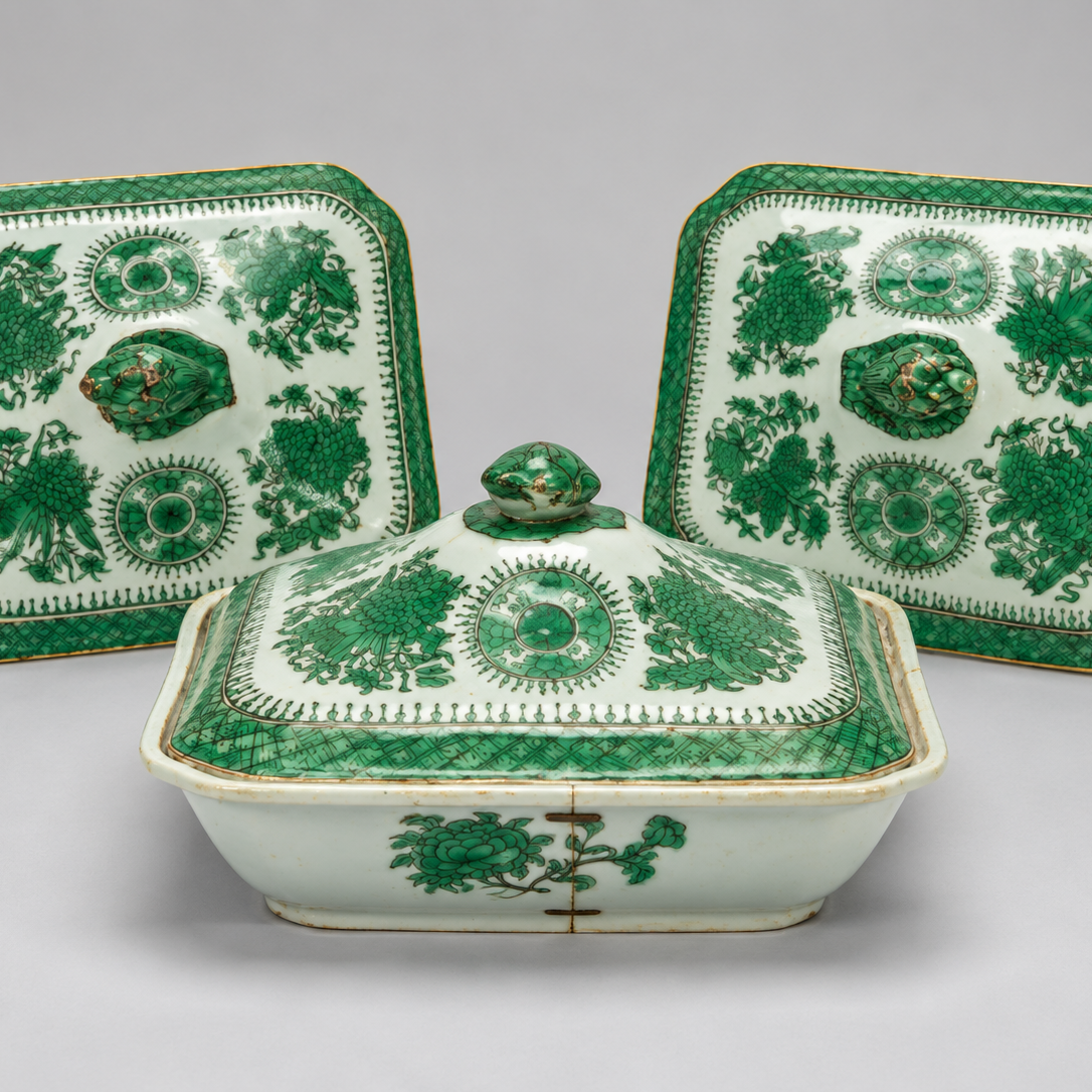 Chinese Export Green Fitzhugh Porcelain Collection, 34 Pieces